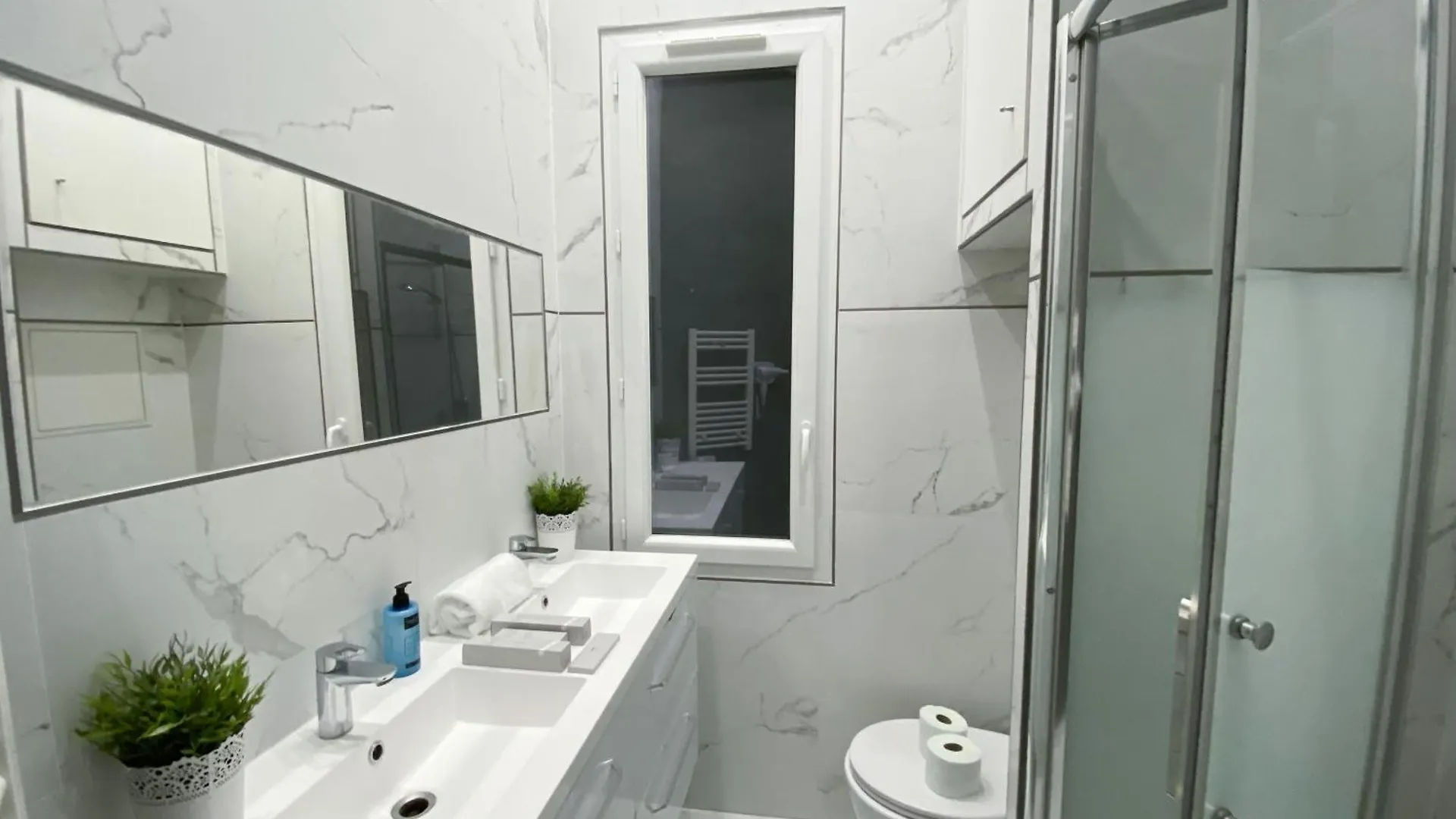 72 - Mermoz Mickey Mouse Apartment Paris